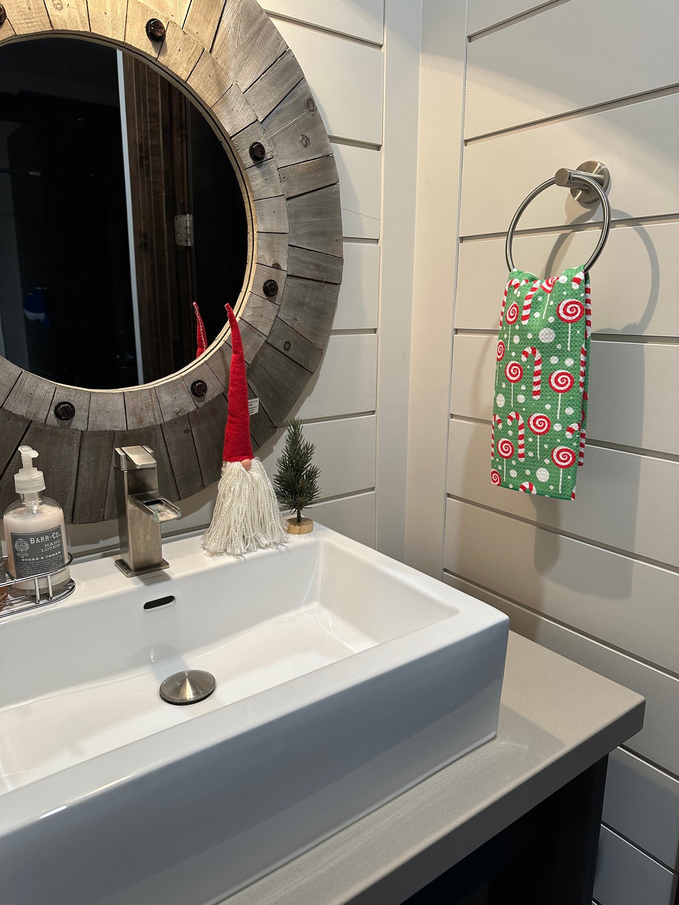 Twisted Peppermint Kitchen Towel